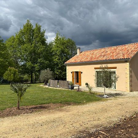Gite Des Petites Fayes Sud La Douze Bagian luar foto